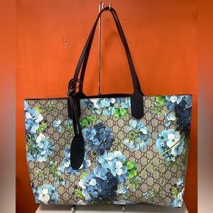 Gucci Supreme Bloom Reversible Tote